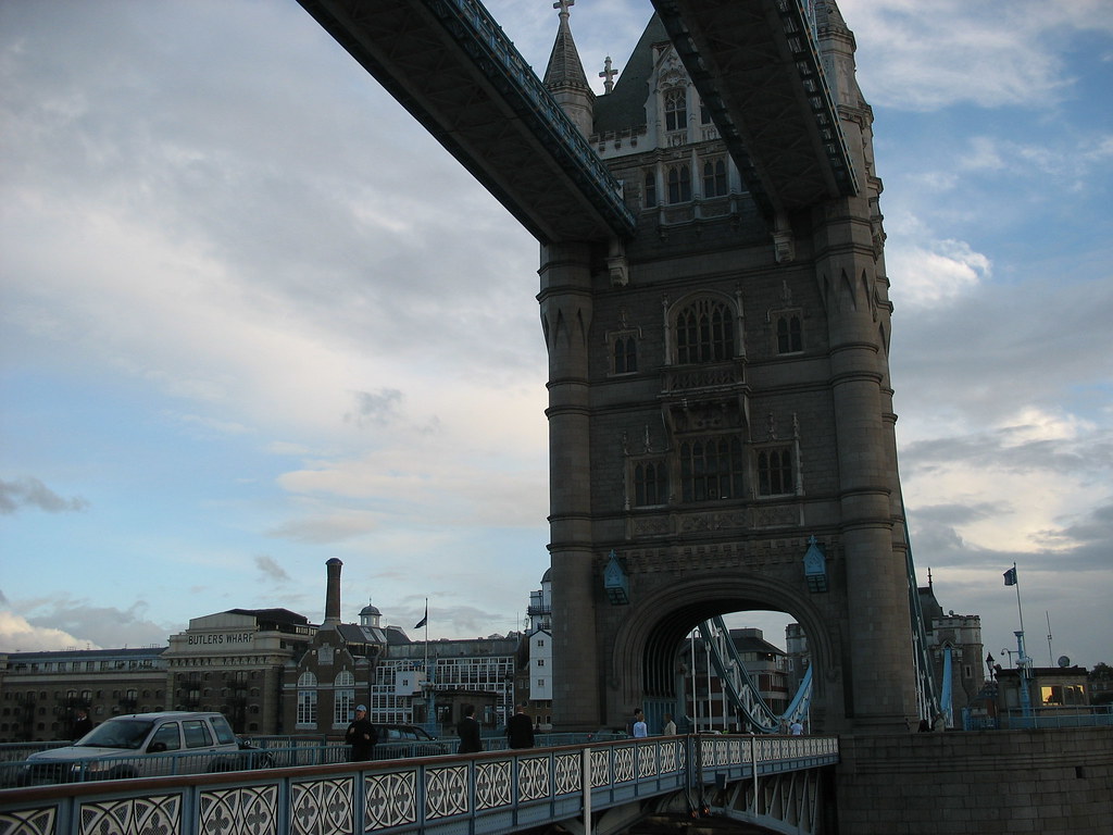 London Bridge. Image Attribution: <p style="font-size: 0.9rem;font-style: italic;"><a href="https://www.flickr.com/photos/32826988@N00/181366980">"London bridge"</a><span>by <a href="https://www.flickr.com/photos/32826988@N00">photosinframes</a></span> is licensed under <a href="https://creativecommons.org/licenses/by-nc-nd/2.0/?ref=ccsearch&atype=html" style="margin-right: 5px;">CC BY-NC-ND 2.0</a><a href="https://creativecommons.org/licenses/by-nc-nd/2.0/?ref=ccsearch&atype=html" target="_blank" rel="noopener noreferrer" style="display: inline-block;white-space: none;opacity: .7;margin-top: 2px;margin-left: 3px;height: 22px !important;"><img style="height: inherit;margin-right: 3px;display: inline-block;" src="https://search.creativecommons.org/static/img/cc_icon.svg" /><img style="height: inherit;margin-right: 3px;display: inline-block;" src="https://search.creativecommons.org/static/img/cc-by_icon.svg" /><img style="height: inherit;margin-right: 3px;display: inline-block;" src="https://search.creativecommons.org/static/img/cc-nc_icon.svg" /><img style="height: inherit;margin-right: 3px;display: inline-block;" src="https://search.creativecommons.org/static/img/cc-nd_icon.svg" /></a></p>